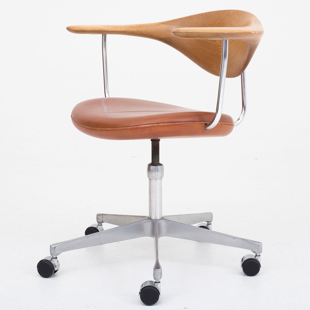 JH 502 - The Swivel Chair