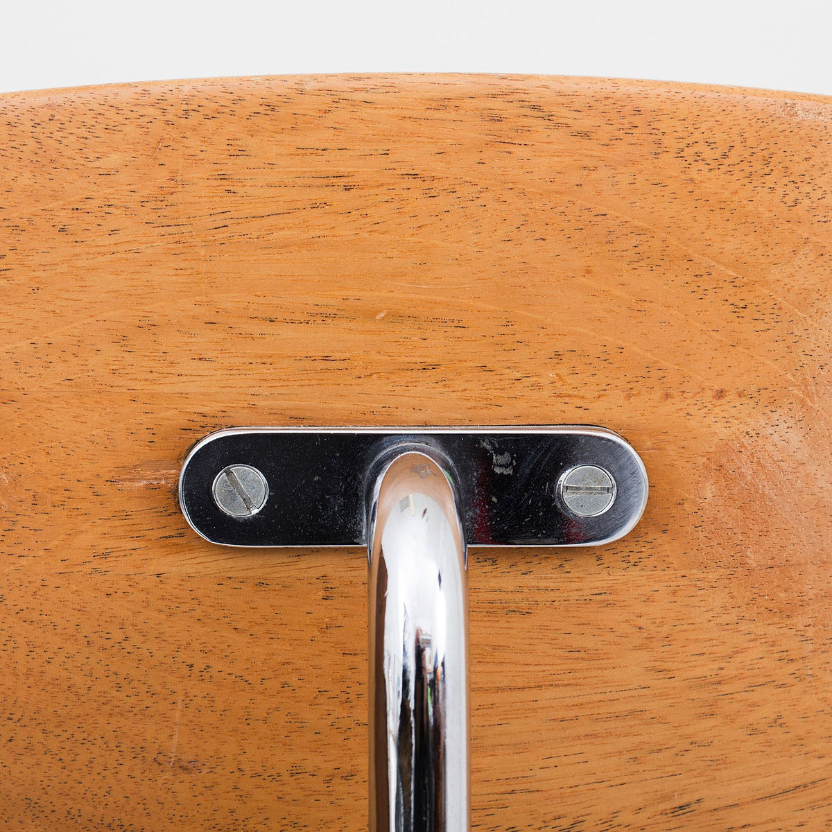 JH 502 - The Swivel Chair
