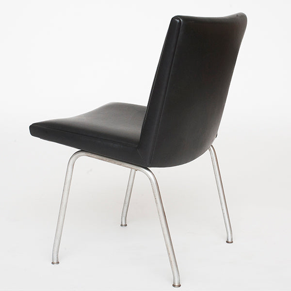 AP 37 - The Airport Chair in leather