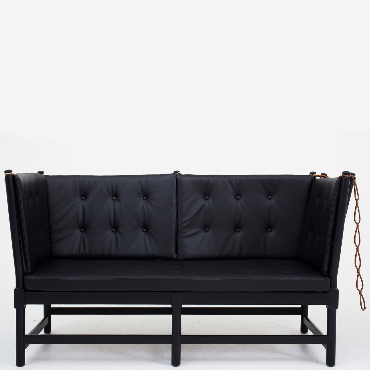 BM 1789 - Spoke back sofa in black leather