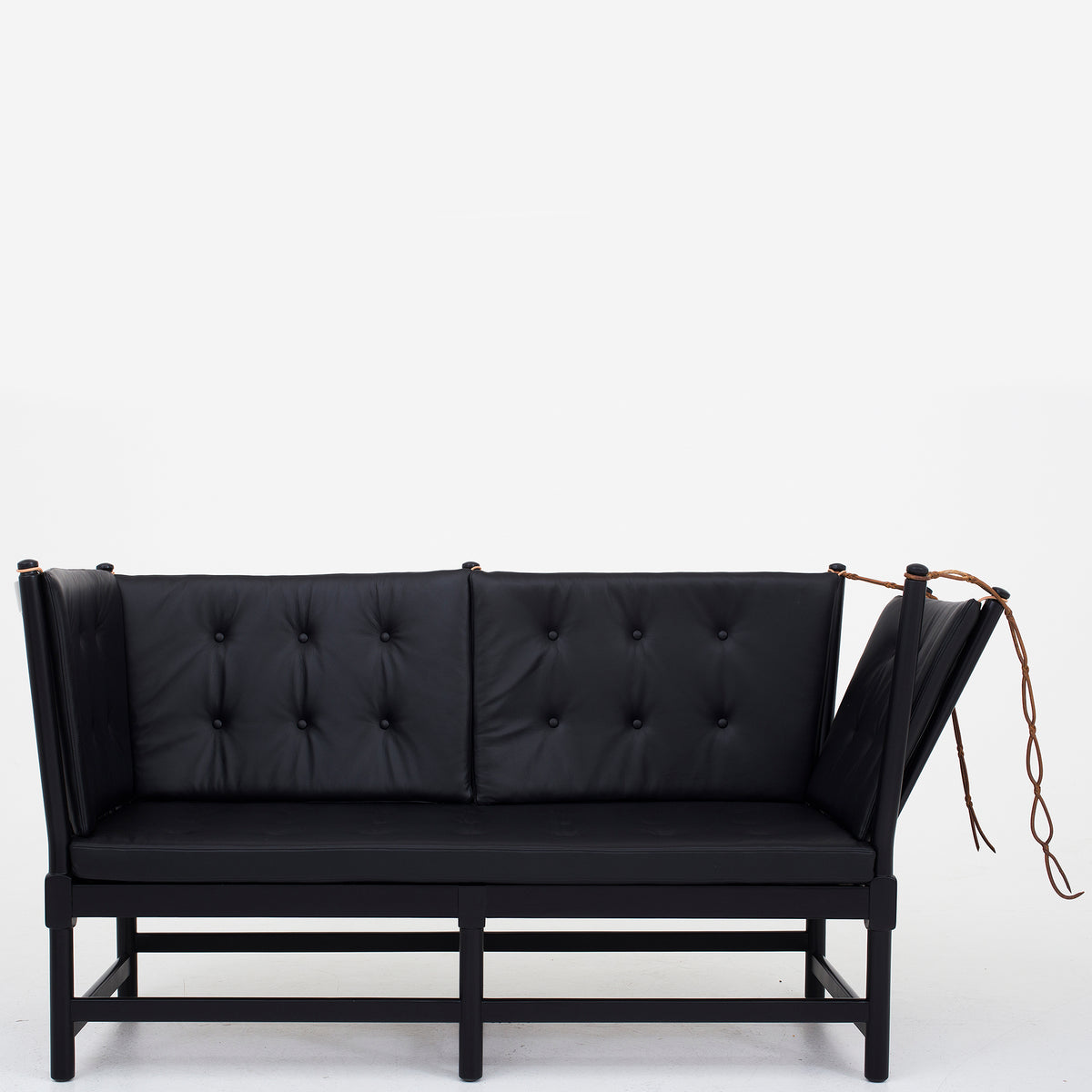 BM 1789 - Spoke back sofa in black leather