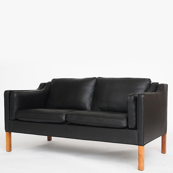 BM 2212 - 2-seater sofa in Klassik black
