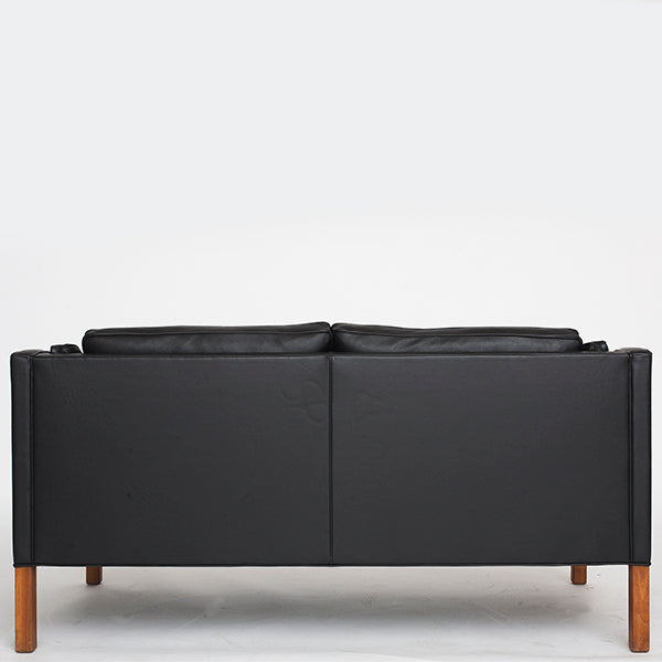 BM 2212 - 2-seater sofa in Klassik black