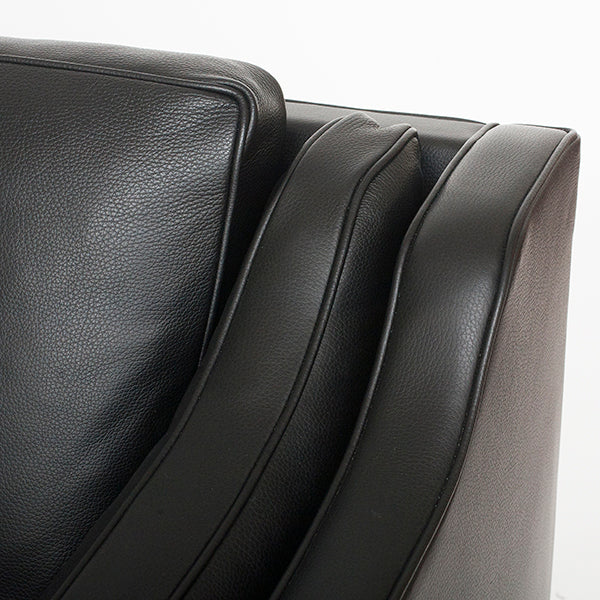 BM 2212 - 2-seater sofa in Klassik black