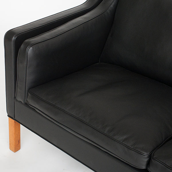 BM 2212 - 2-seater sofa in Klassik black