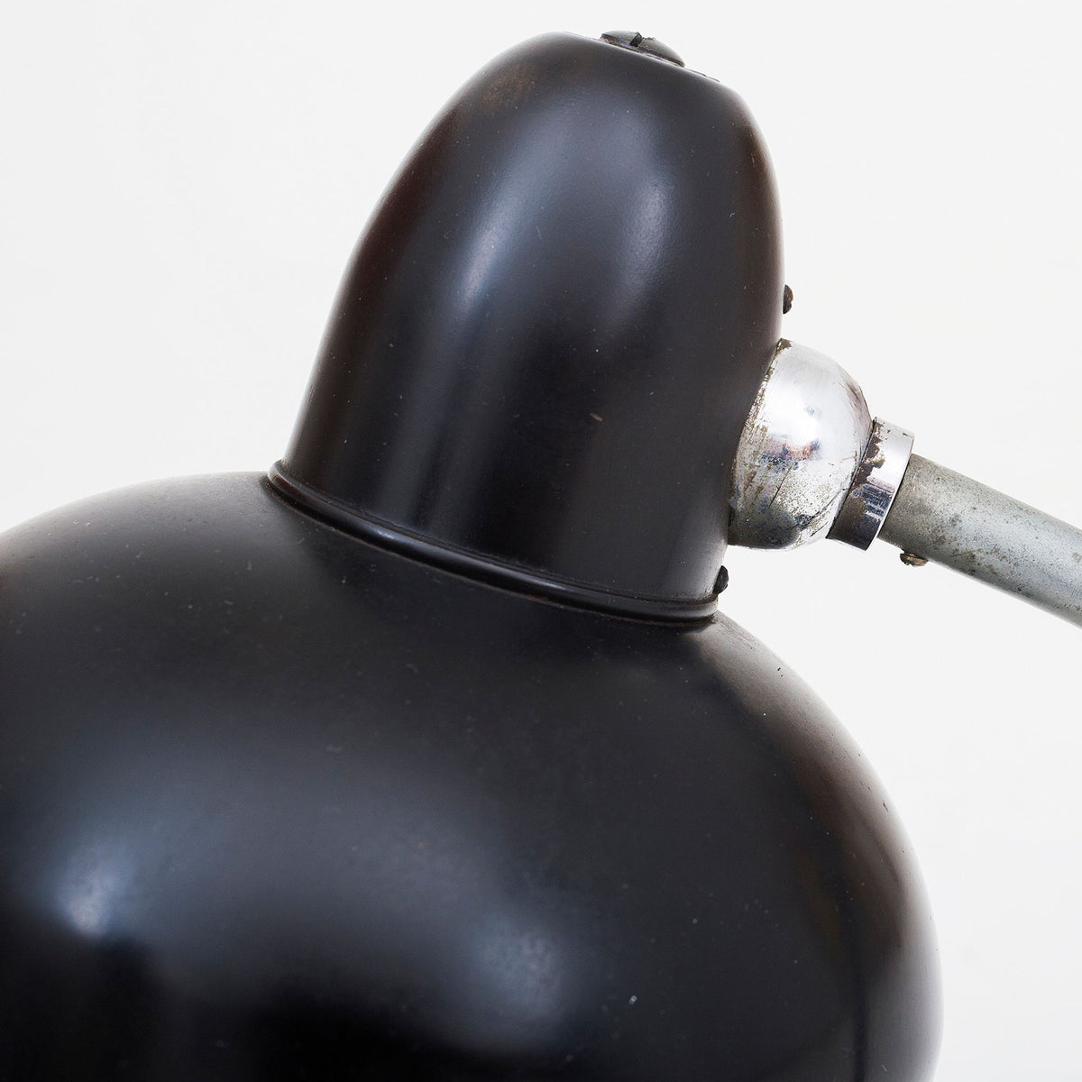 Table lamp in metal