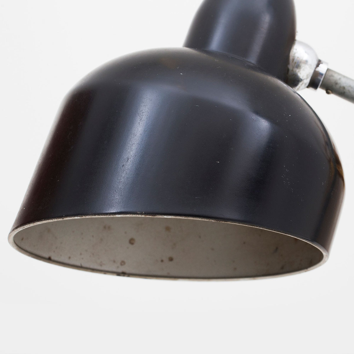 Table lamp in metal