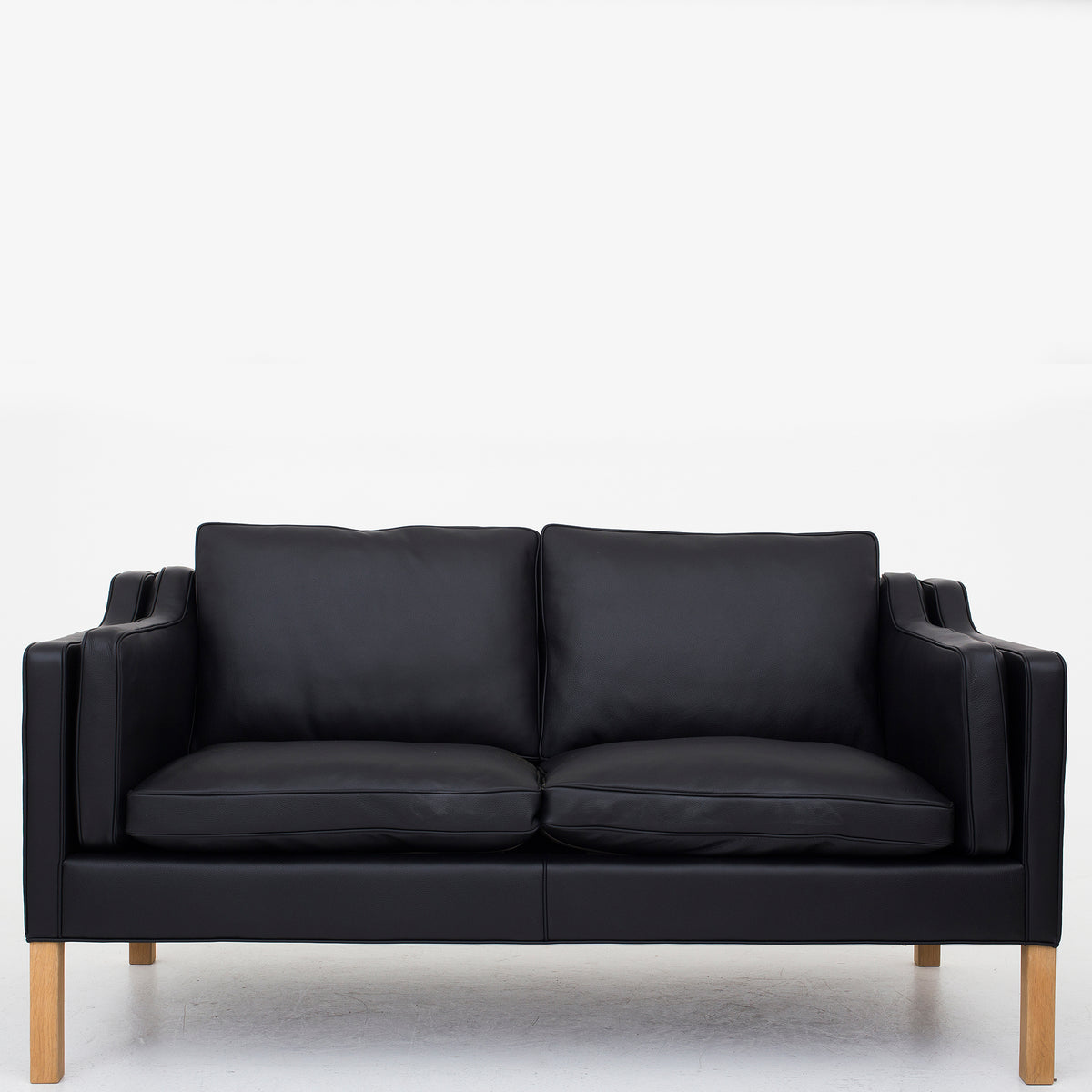 BM 2212 - 2-seater sofa in Klassik black