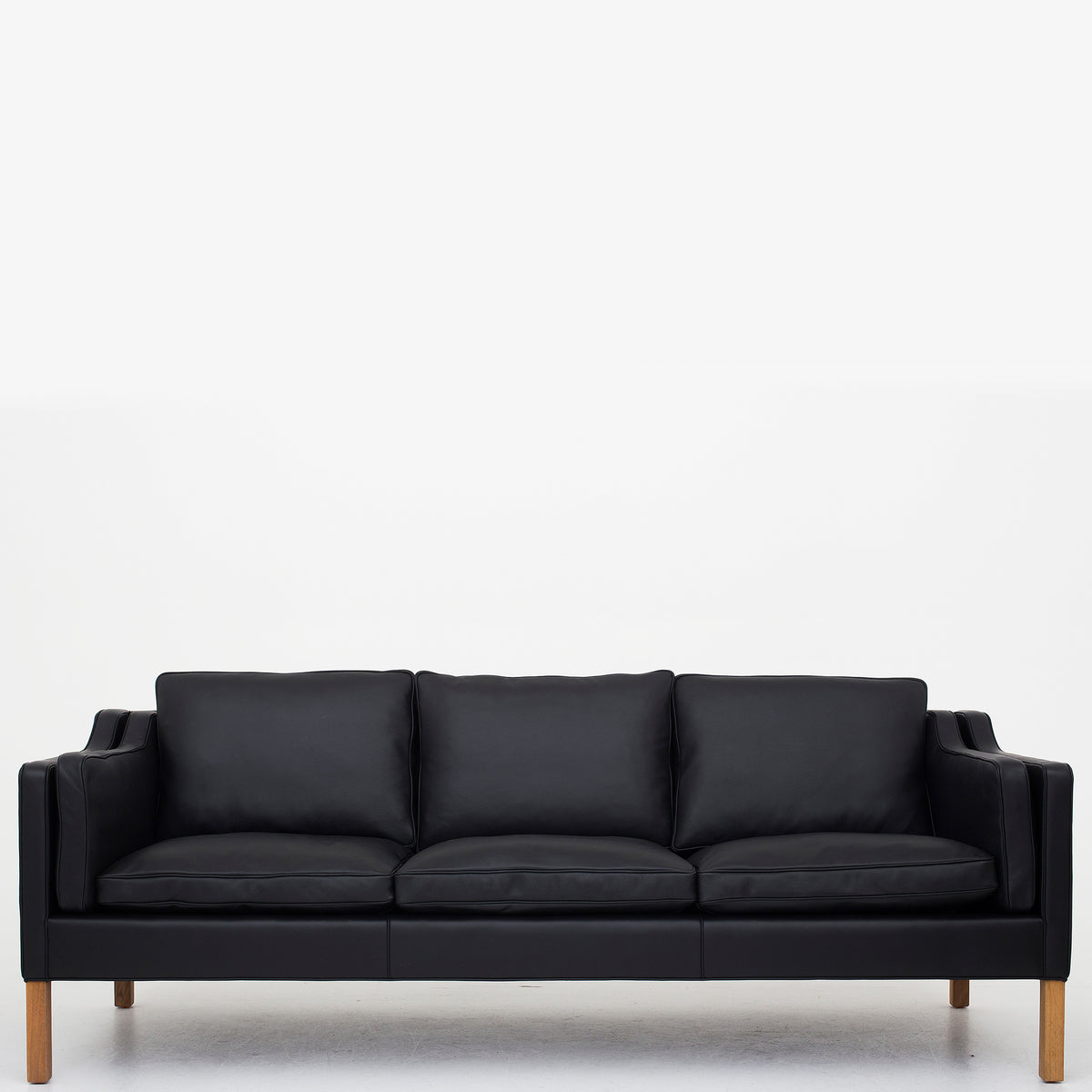 BM 2213 - 3-seater sofa in Klassik black