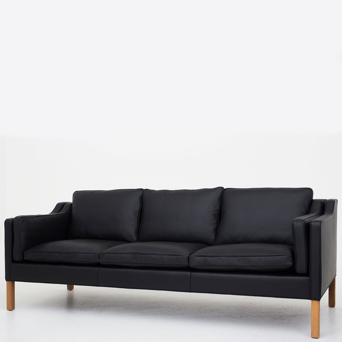 BM 2213 - 3-seater sofa in Klassik black