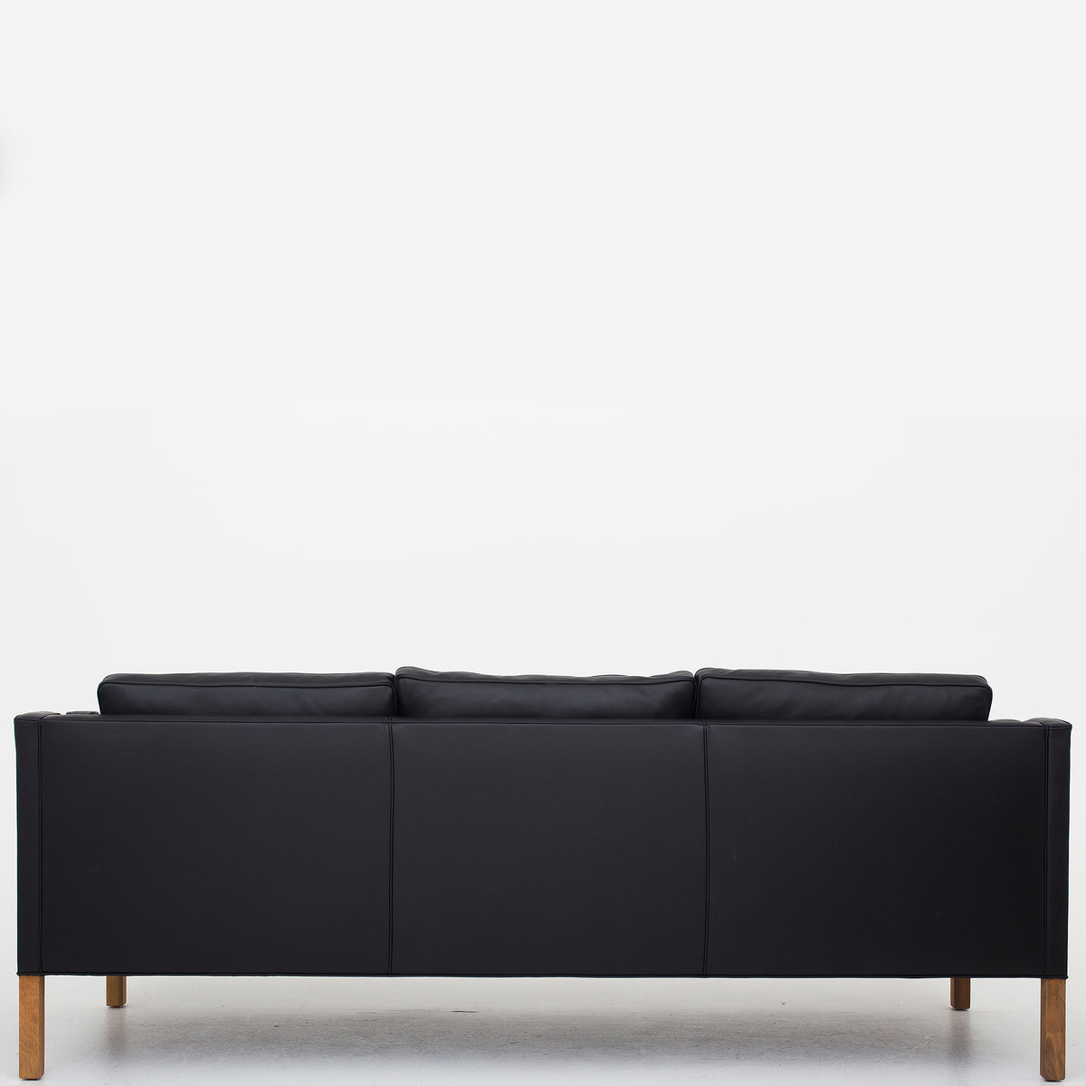 BM 2213 - 3-seater sofa in Klassik black