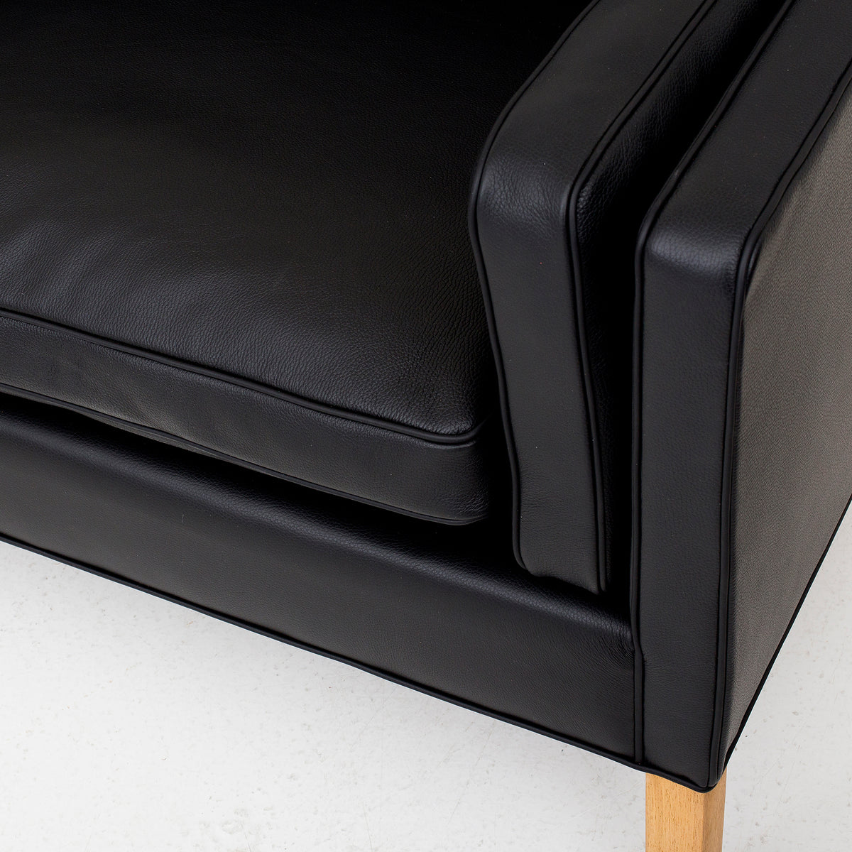 BM 2213 - 3-seater sofa in Klassik black