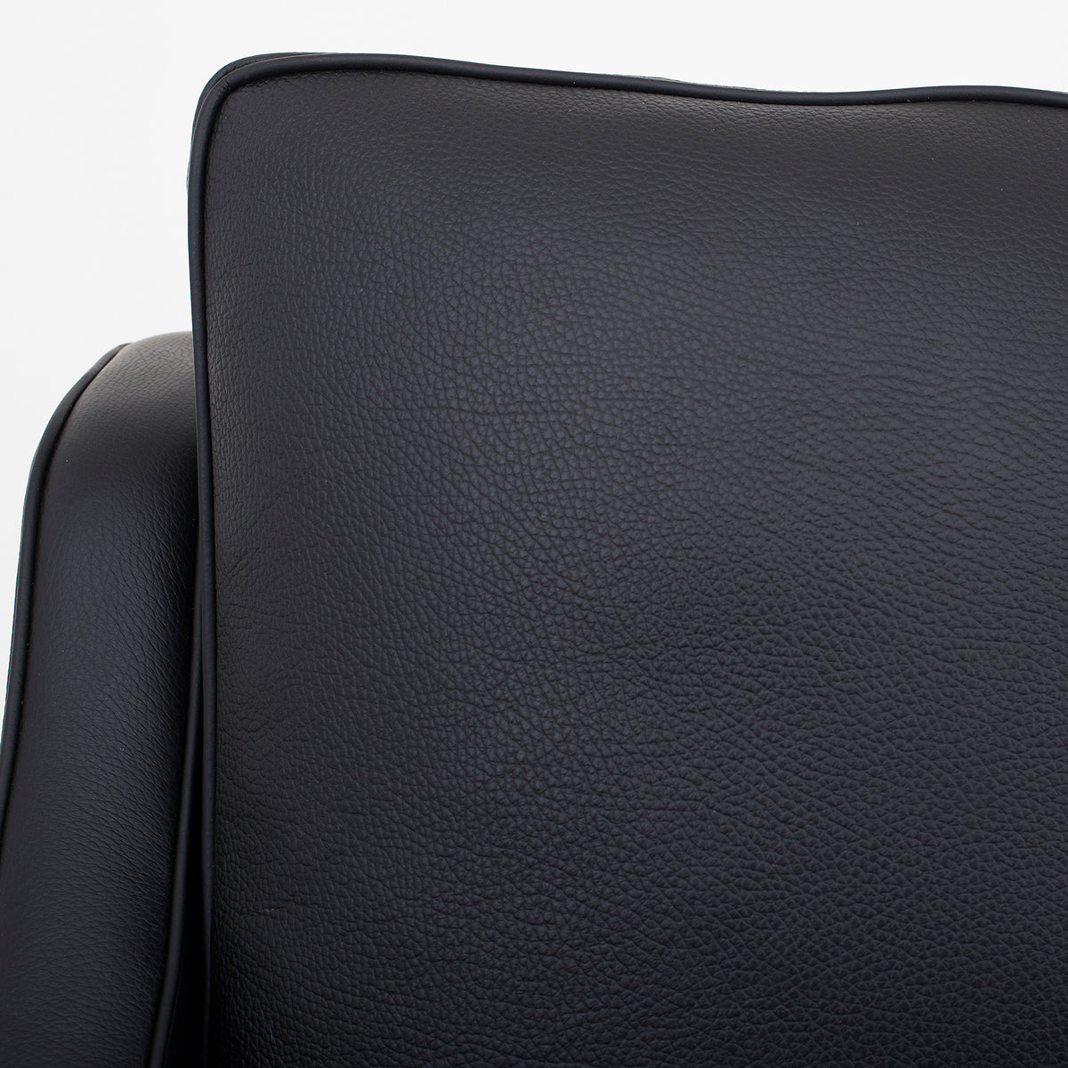 BM 2208 - 2-seater sofa in Klassik black