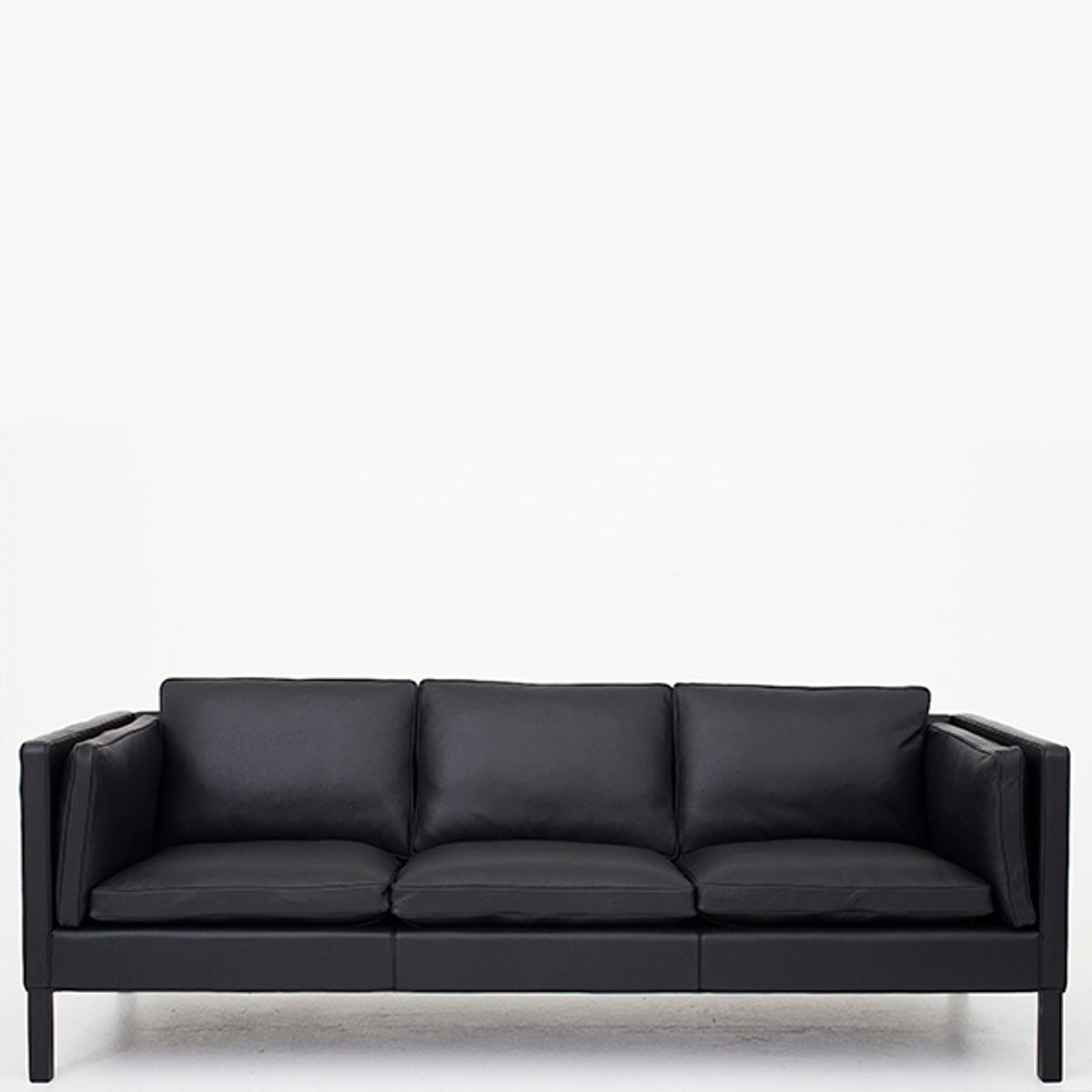 BM 2333 - Black leather