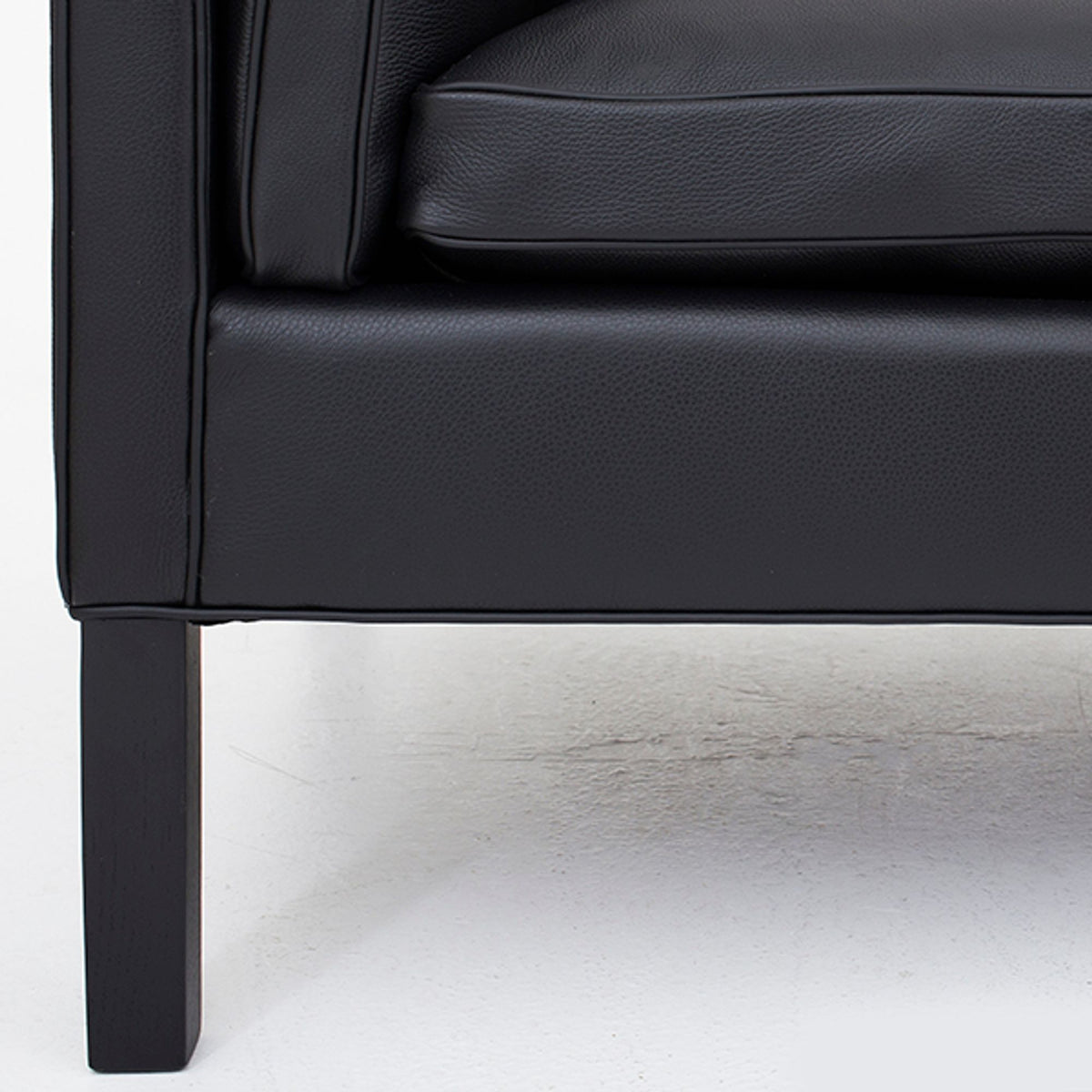 BM 2333 - Black leather