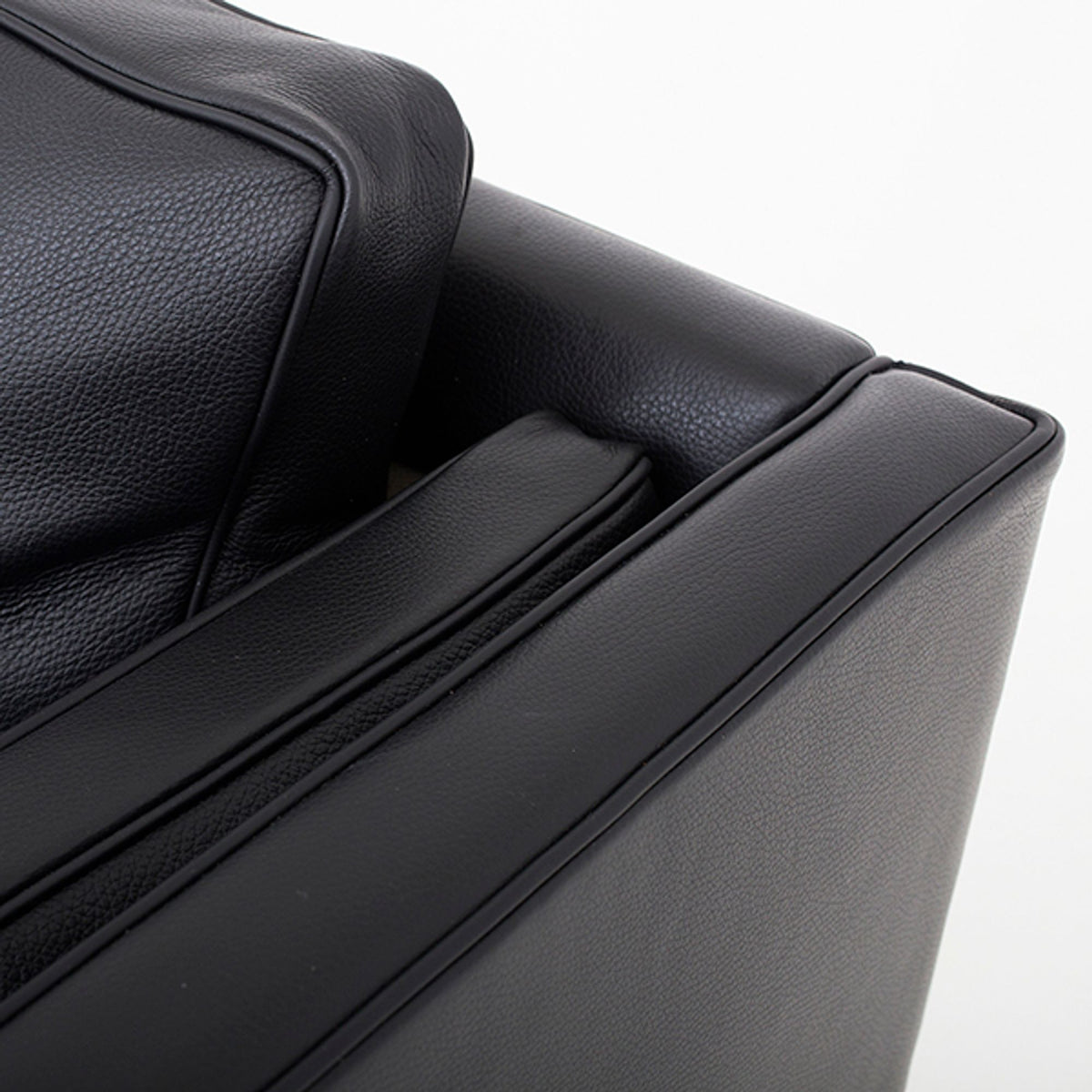 BM 2333 - Black leather