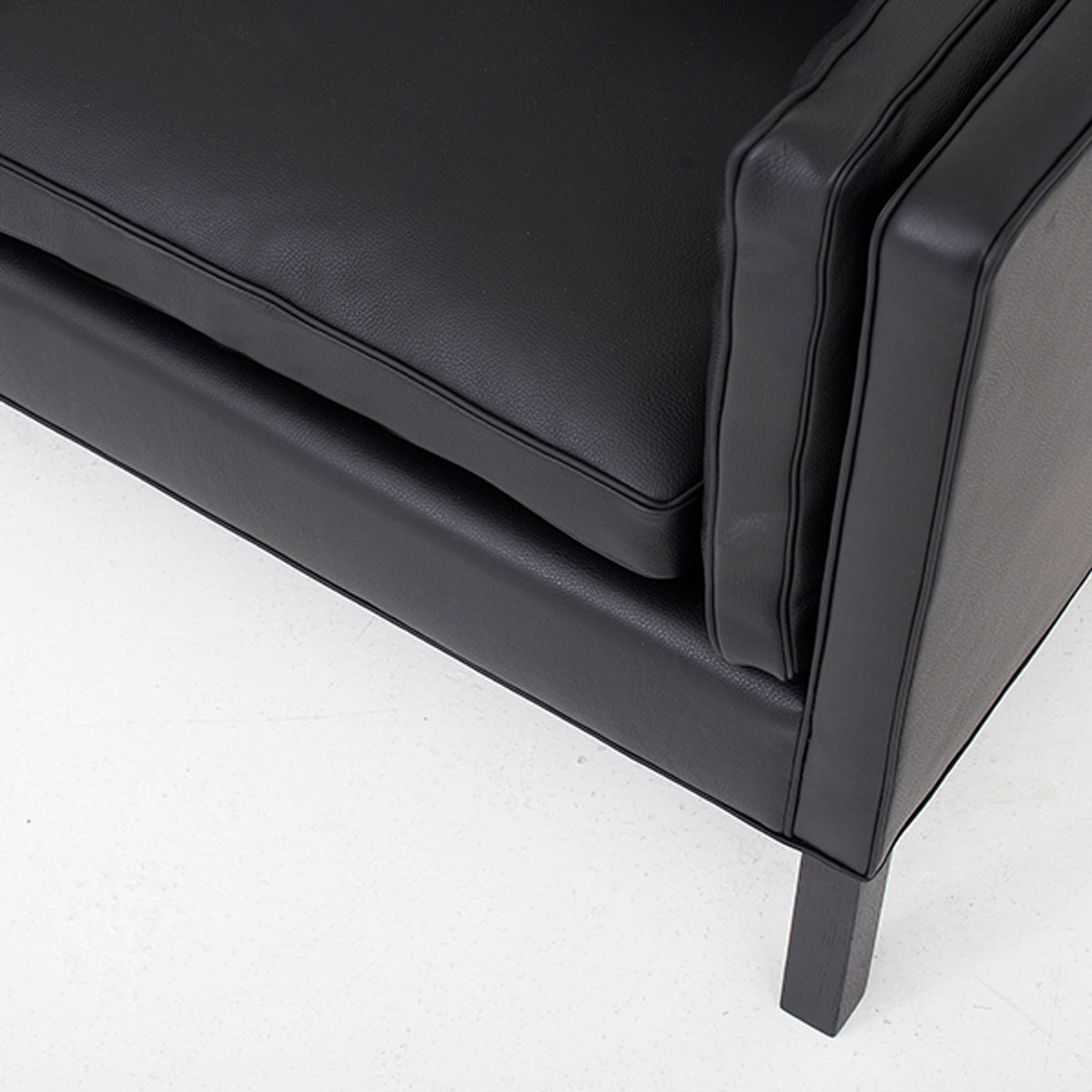 BM 2333 - Black leather