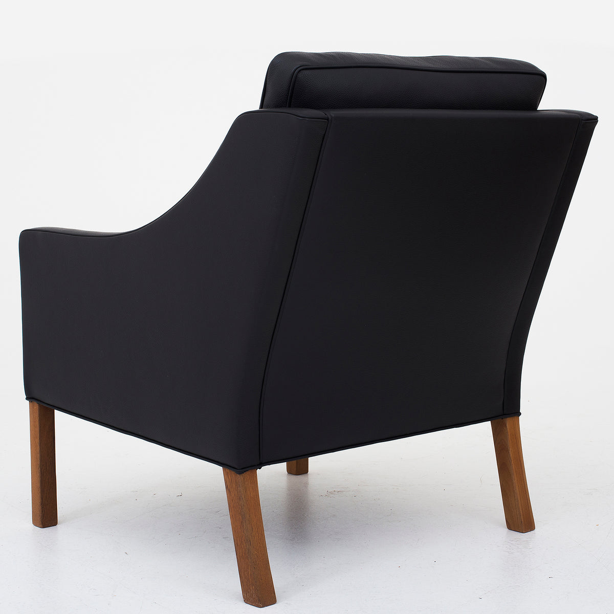 BM 2207 - Easy chair in Klassik black