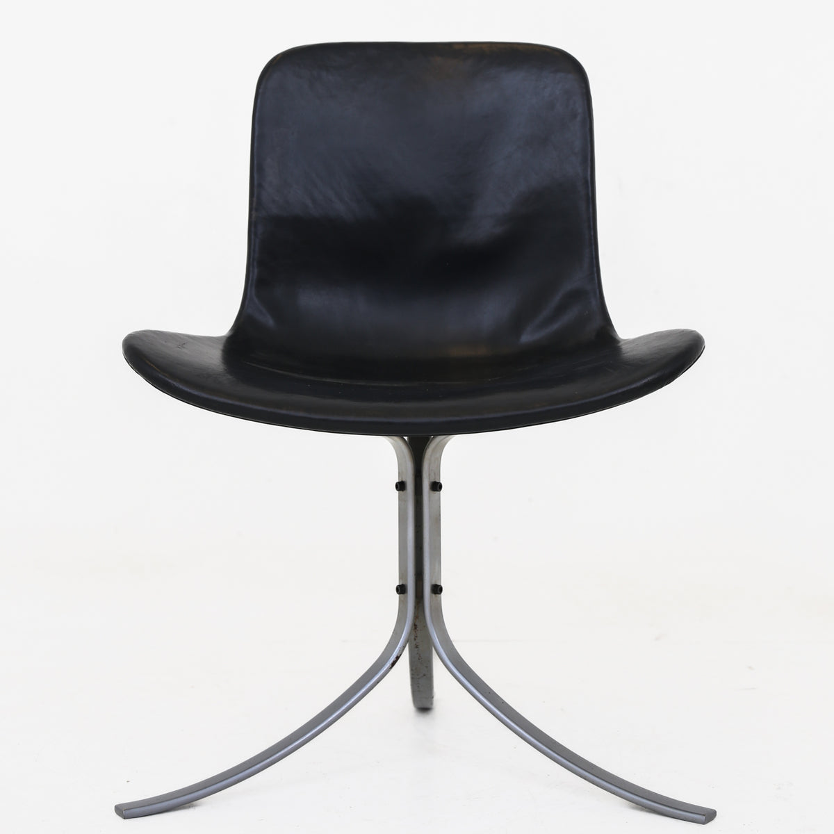 PK 9 - 'Tulip' chair in black leather