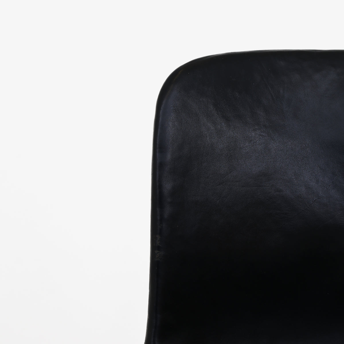 PK 9 - 'Tulip' chair in black leather