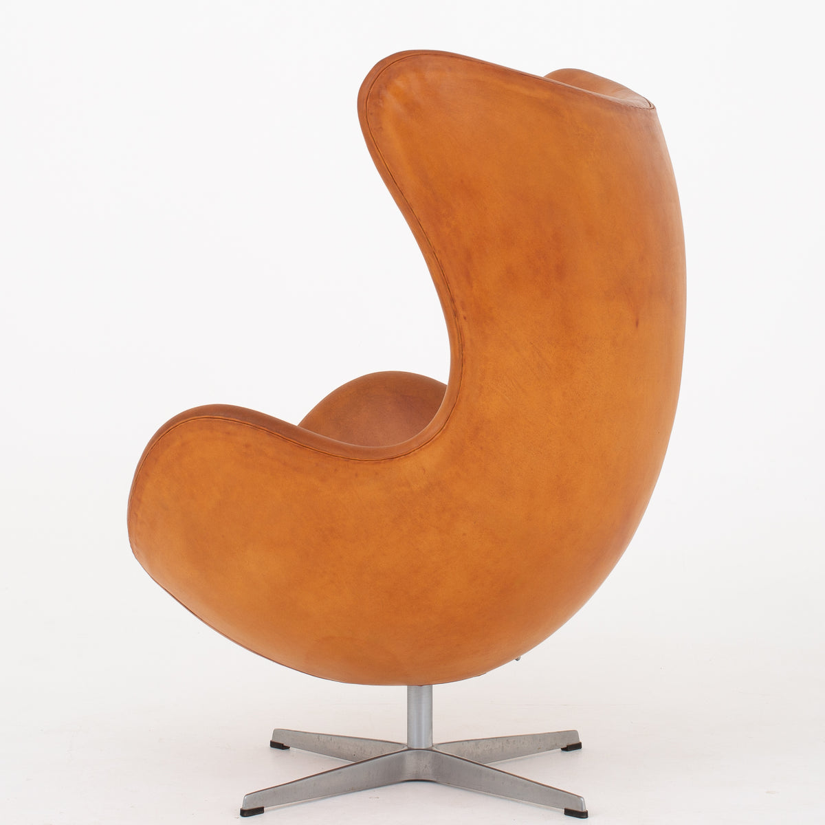 AJ 3316 - 'The Egg' in patinated leather