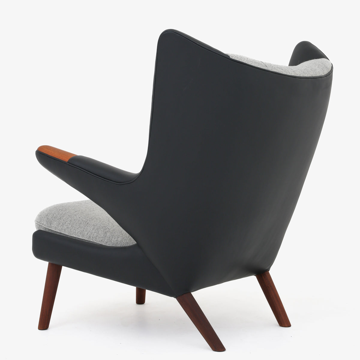 AP 19 - Papa Bear Chair in wool & leather