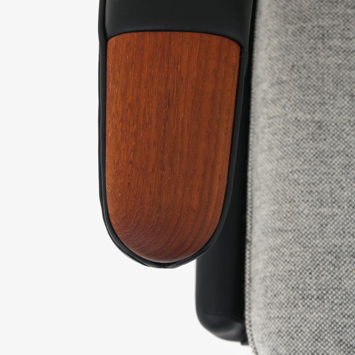 AP 19 - Papa Bear Chair in wool & leather