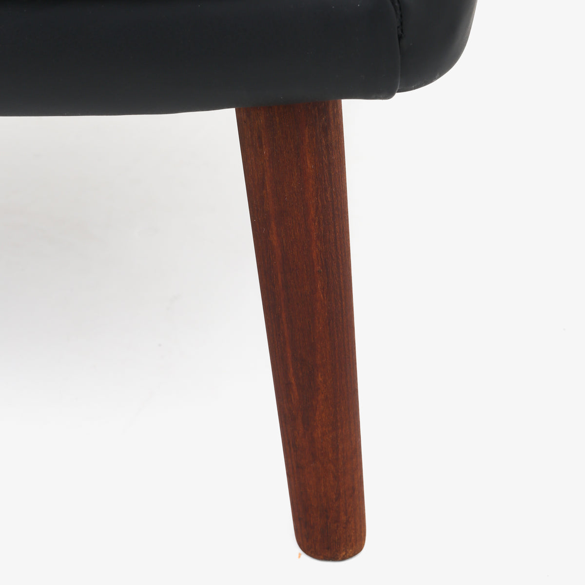 AP 19 - Papa Bear Chair in wool & leather