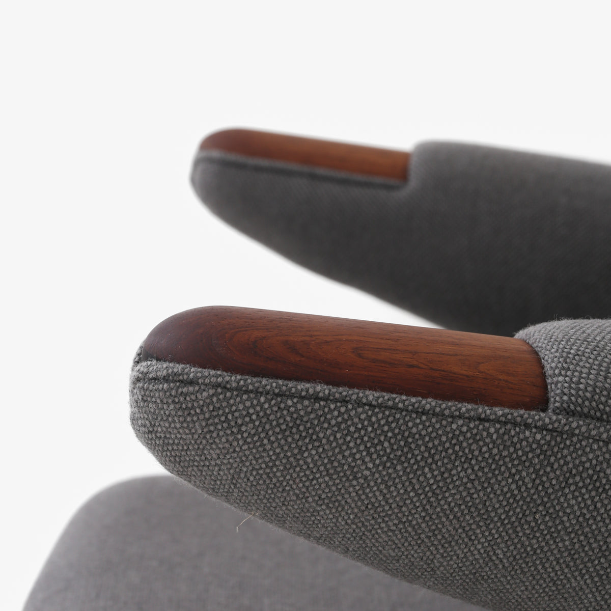 AP 19 - Papa Bear Chair in grey wool