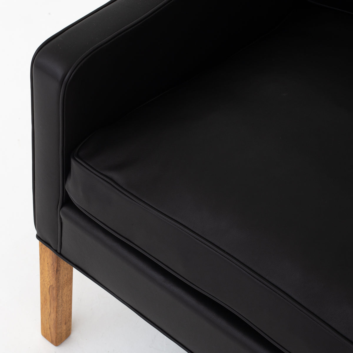 BM 2207 - Easy chair in Pleasure black