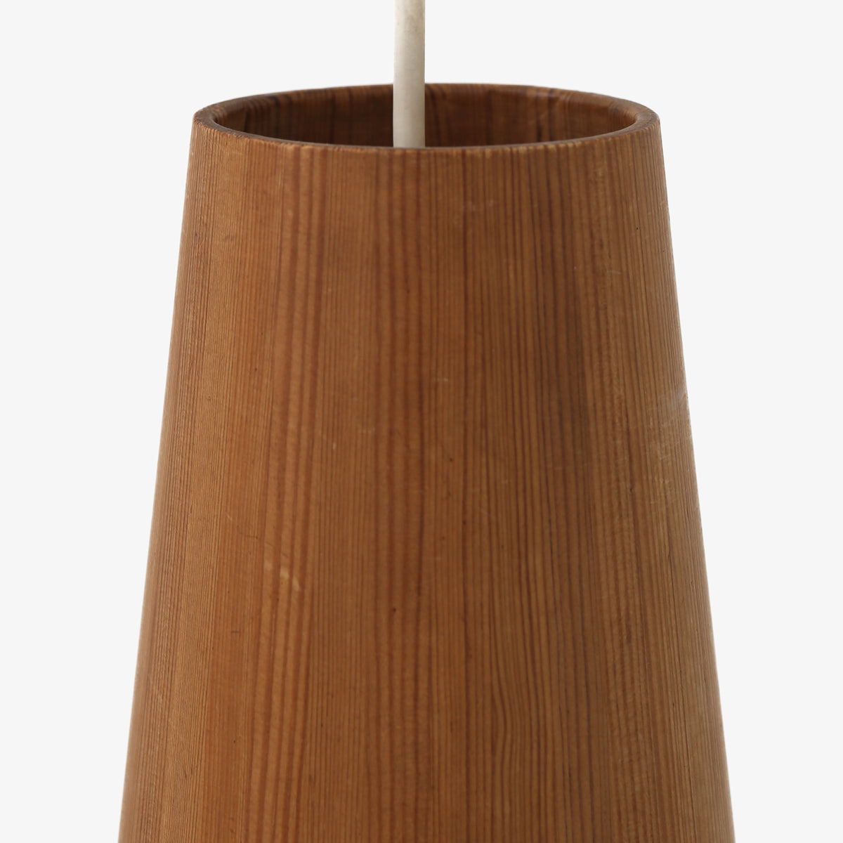 Conus' pendant in Oregon pine