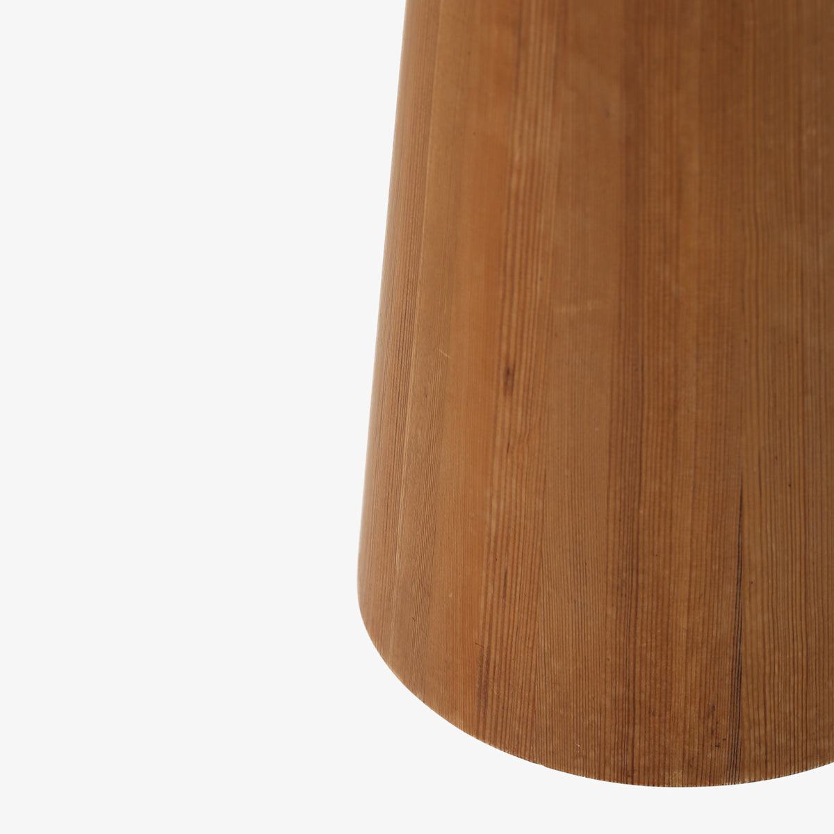 Conus' pendant in Oregon pine