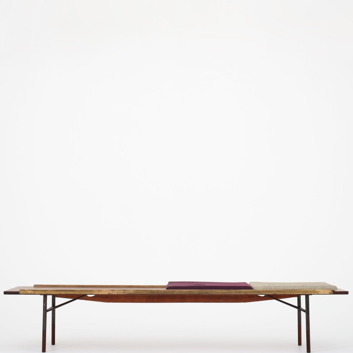 BO 101 - Bench in rosewood