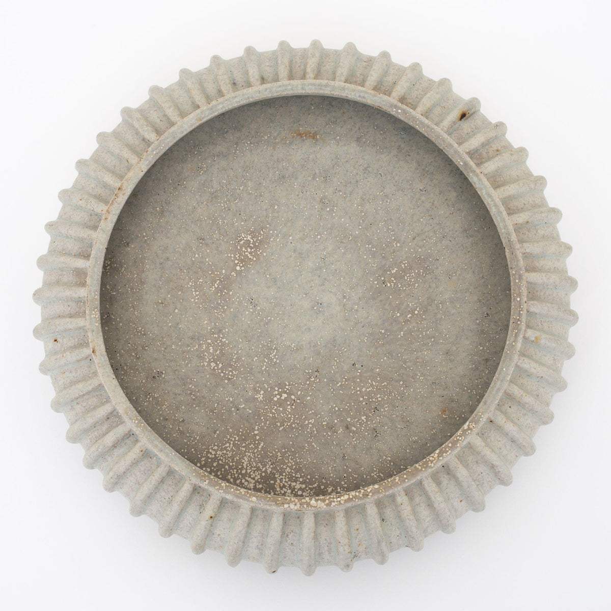 Ribbed dish in stoneware