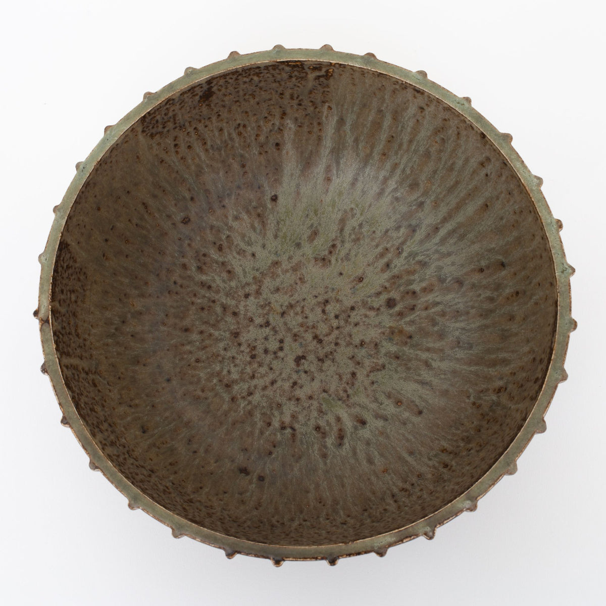 Ribbed bowl in stoneware