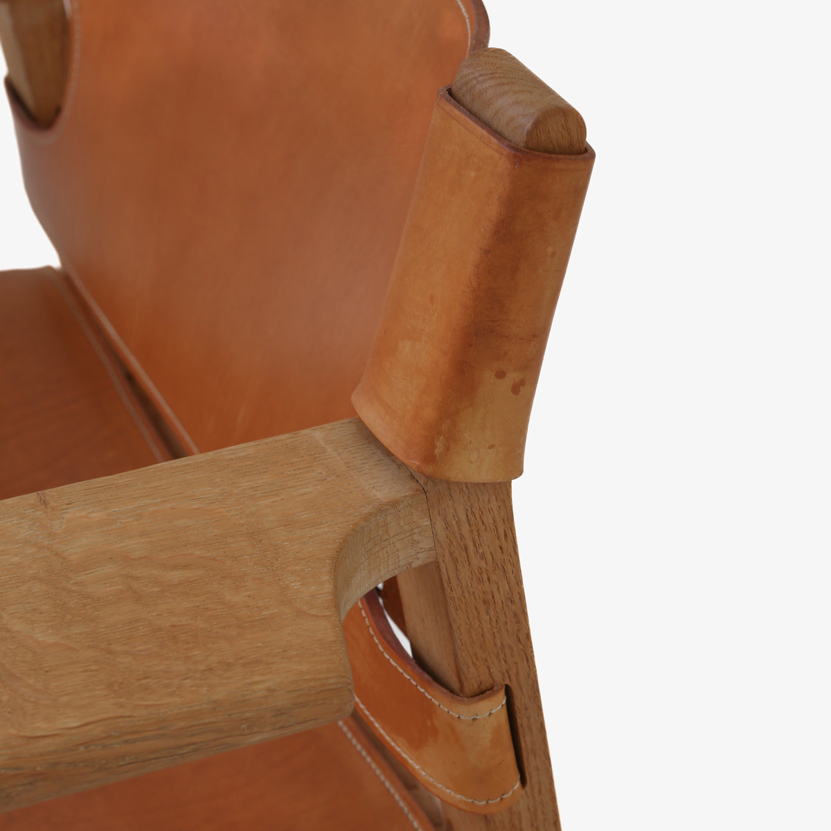BM 2226 - 'The Spanish Chair' in patinated oak