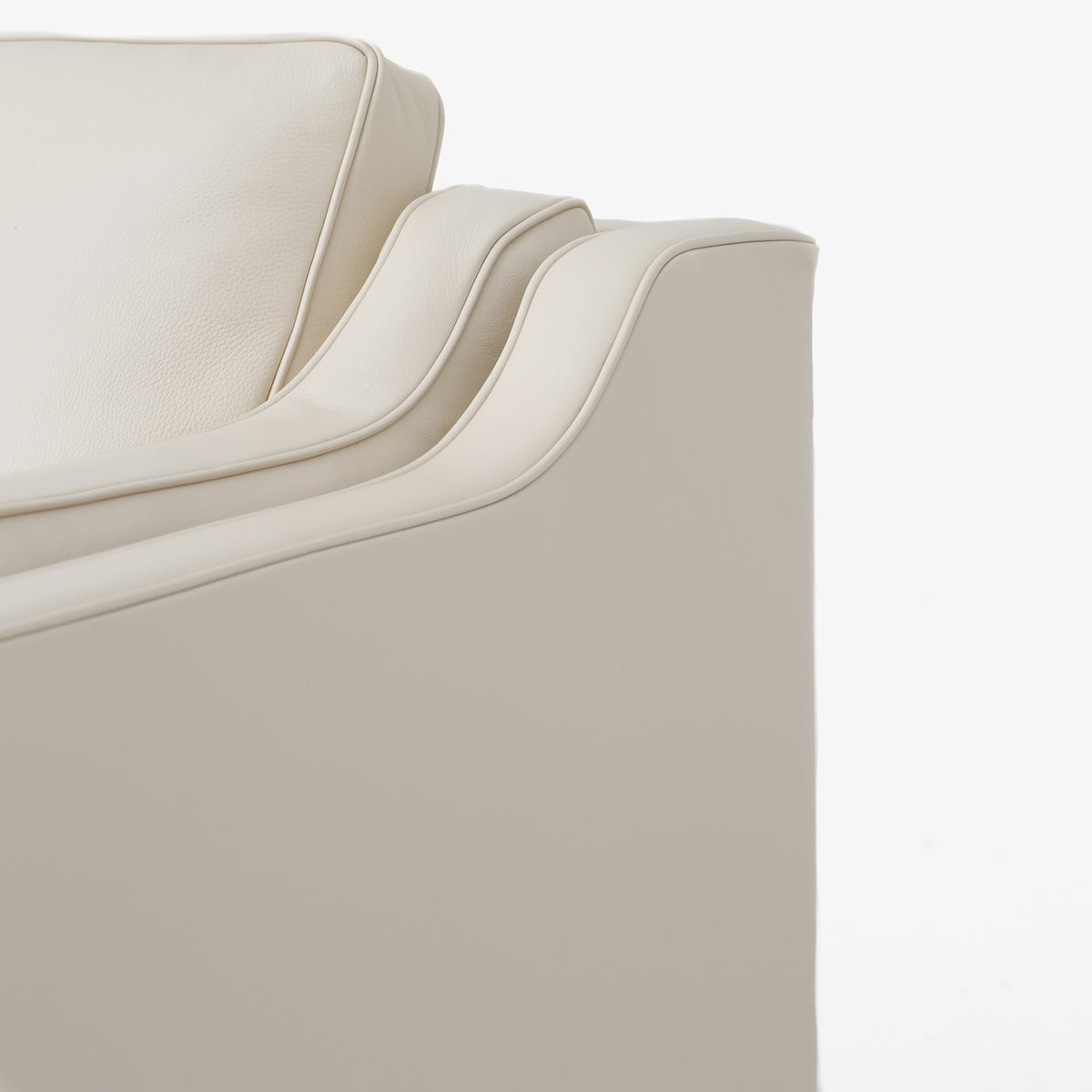 BM 2212 - 2-seater sofa in cream leather