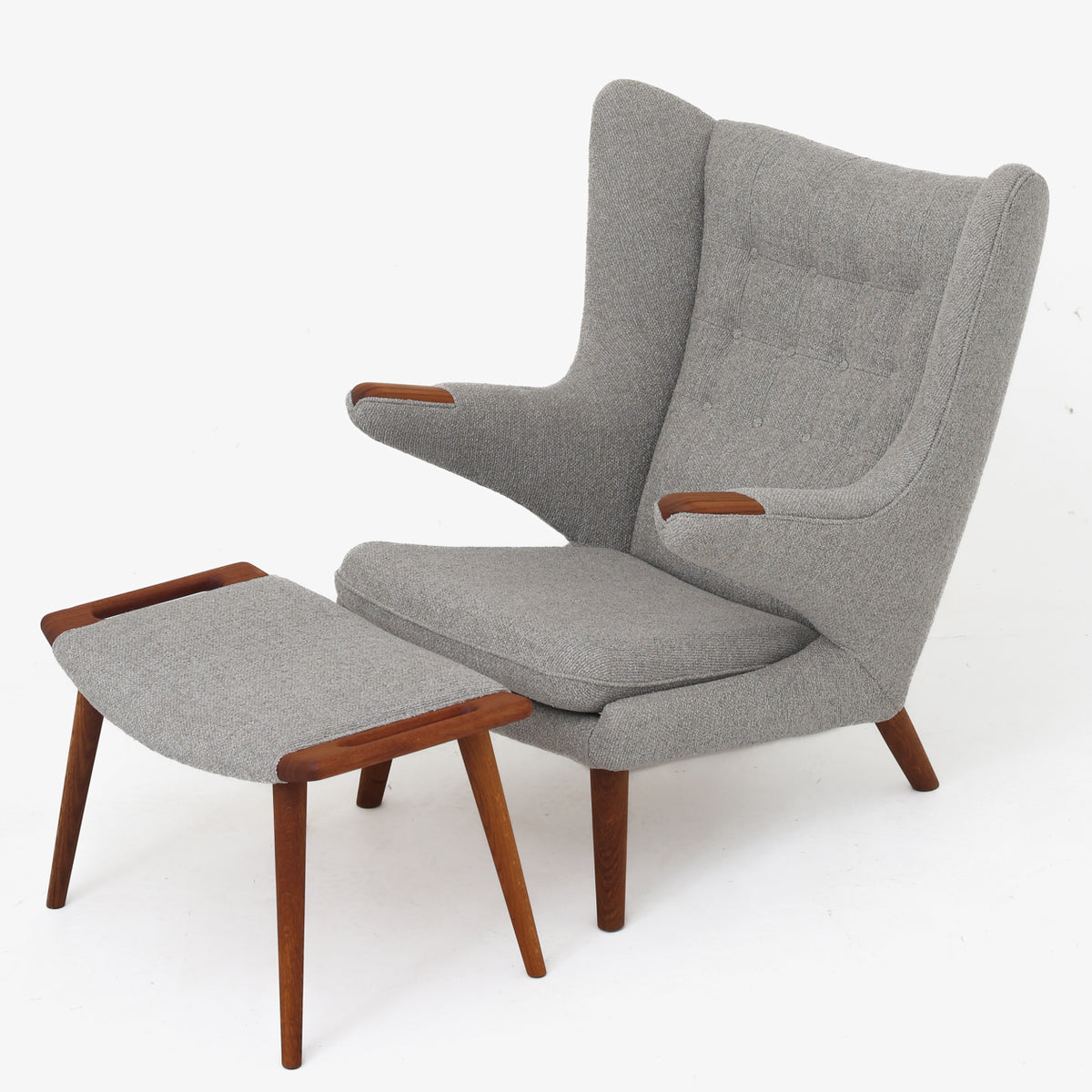AP 19 - Papa Bear Chair w. stool in Moss fabric