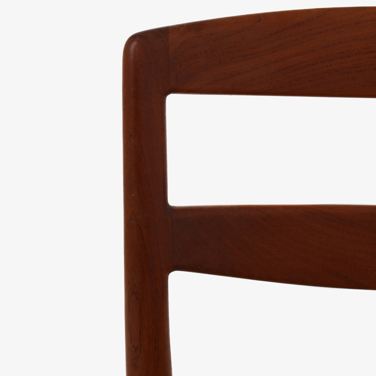 Dining chair in teak