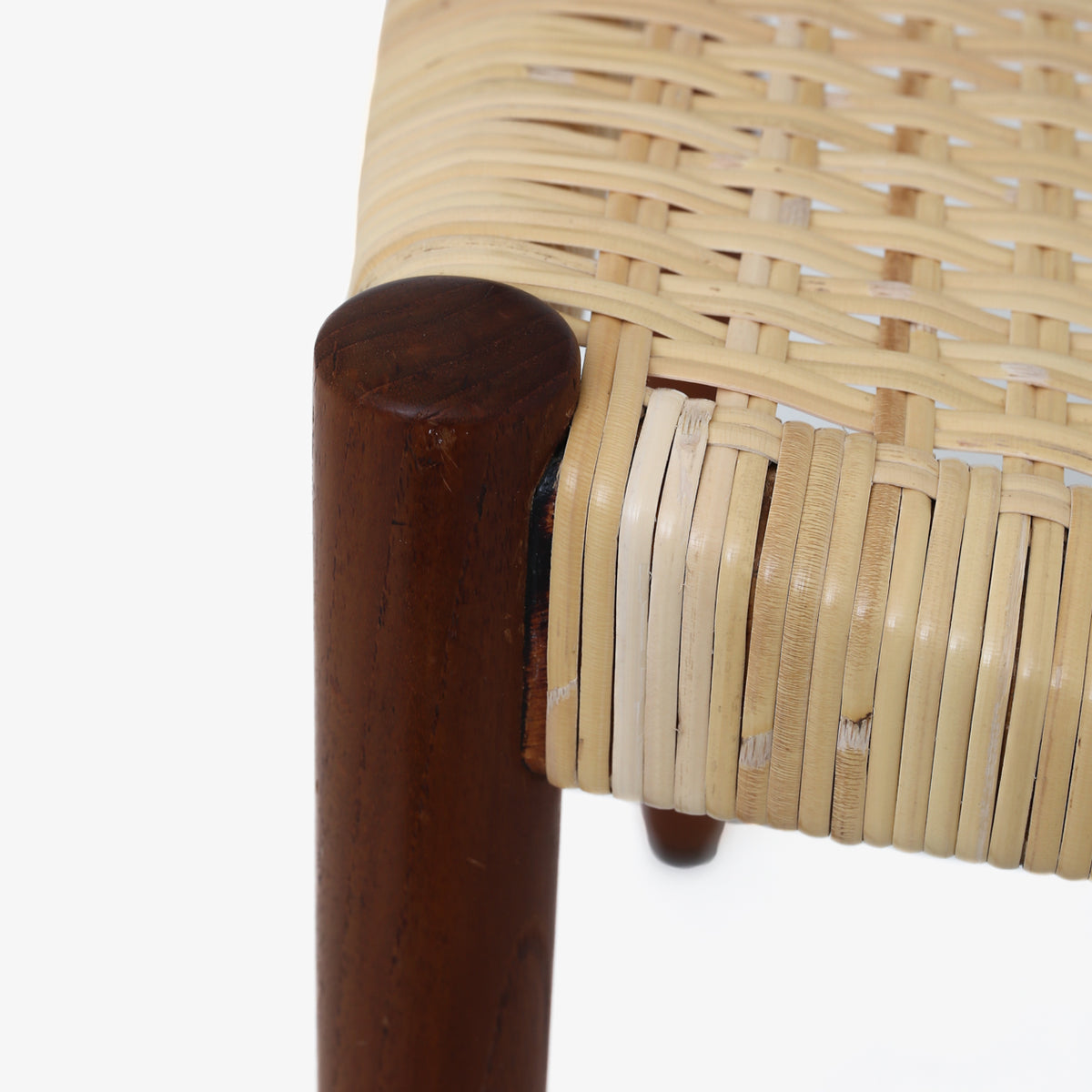 Dining chair in teak