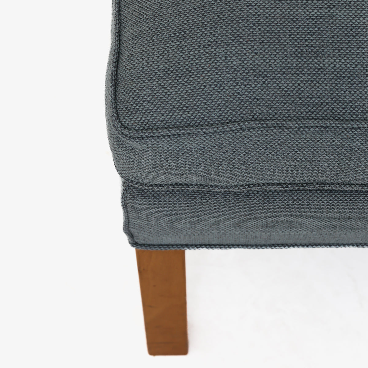BM 2202 - Foot stool in new textile