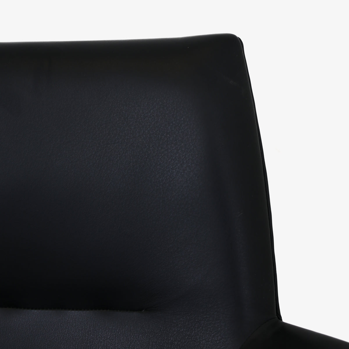 Wing' sofa in black leather