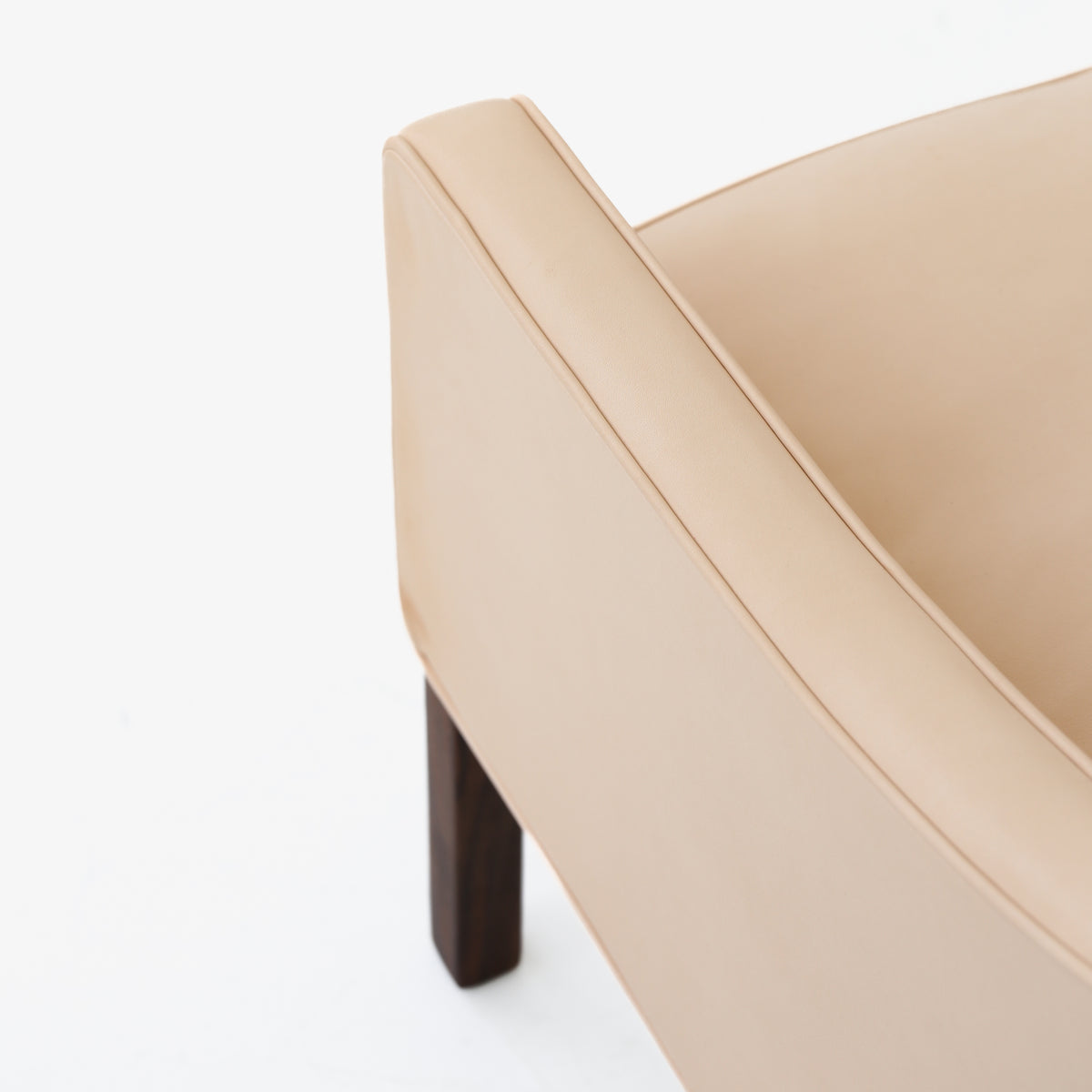 BM 2204 - Wingback Chair in natural leather