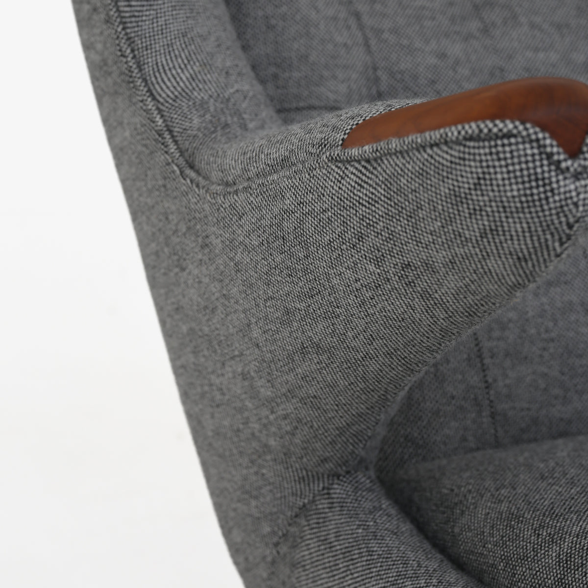 AP 19 - Papa Bear Chair in new wool