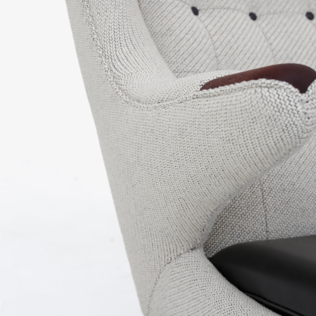 AP 19 - Papa Bear Chair in textile & leather