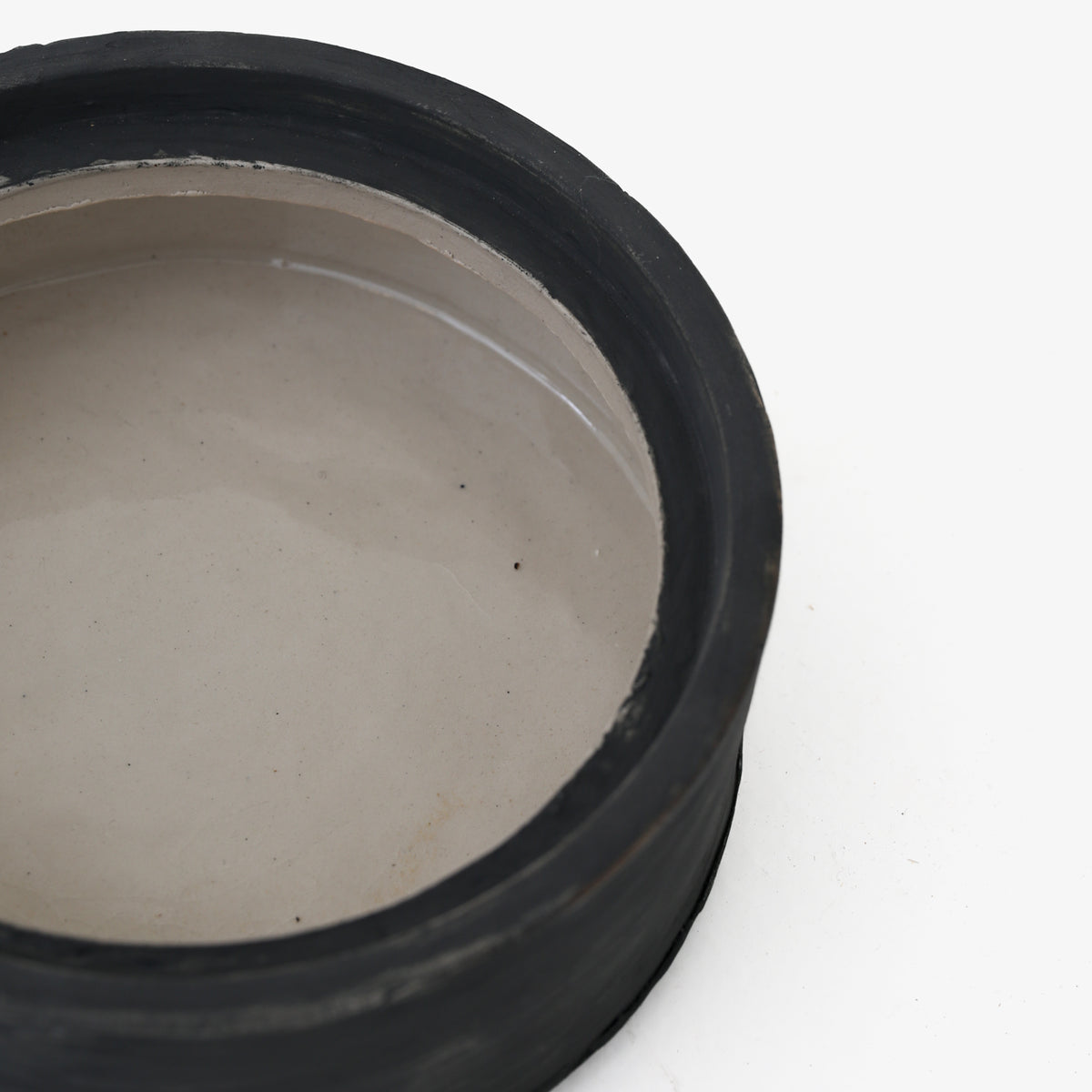 Stoneware box w. wooden lid