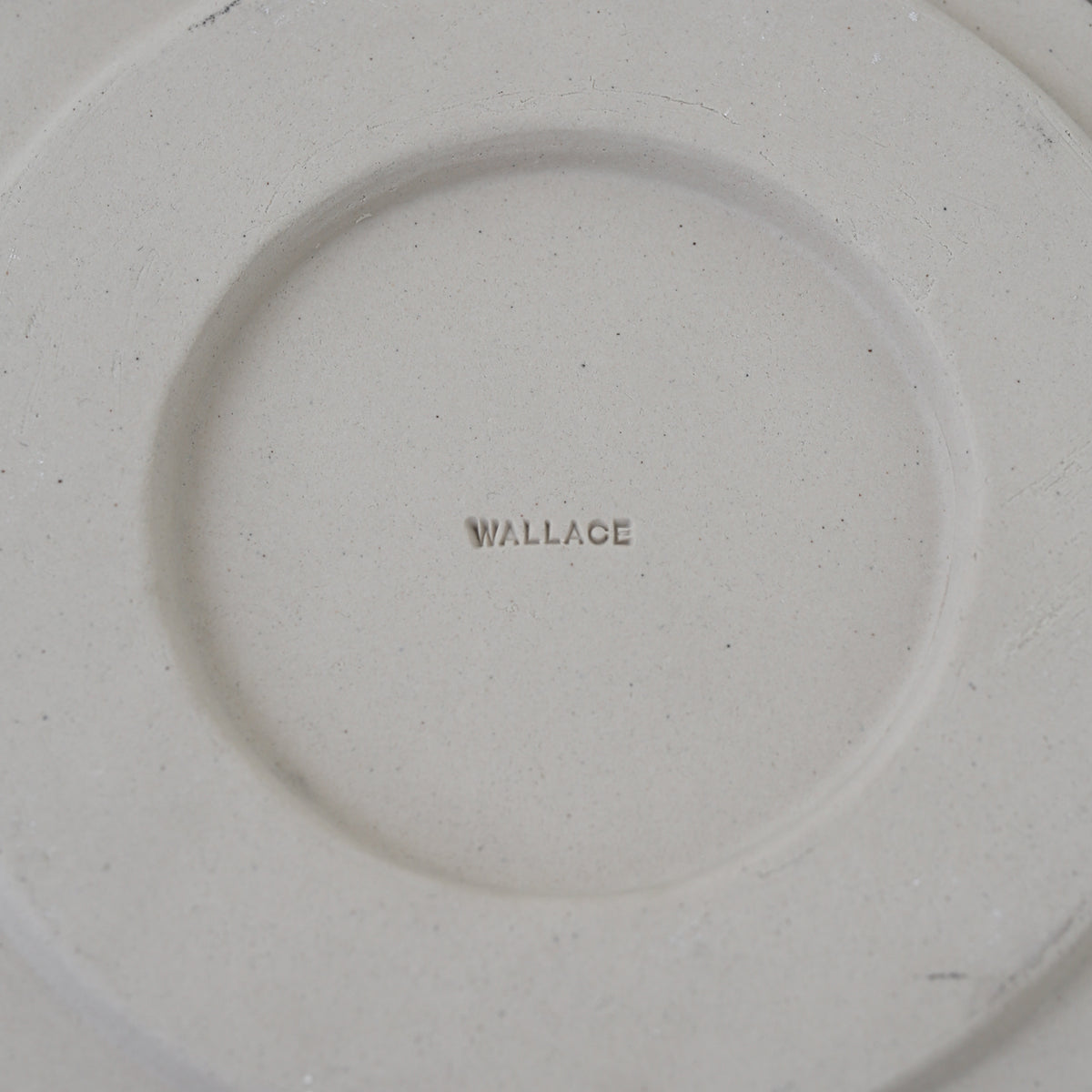 Stoneware box w. wooden lid