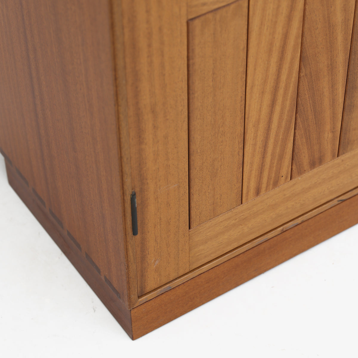 Storage system in mahogany
