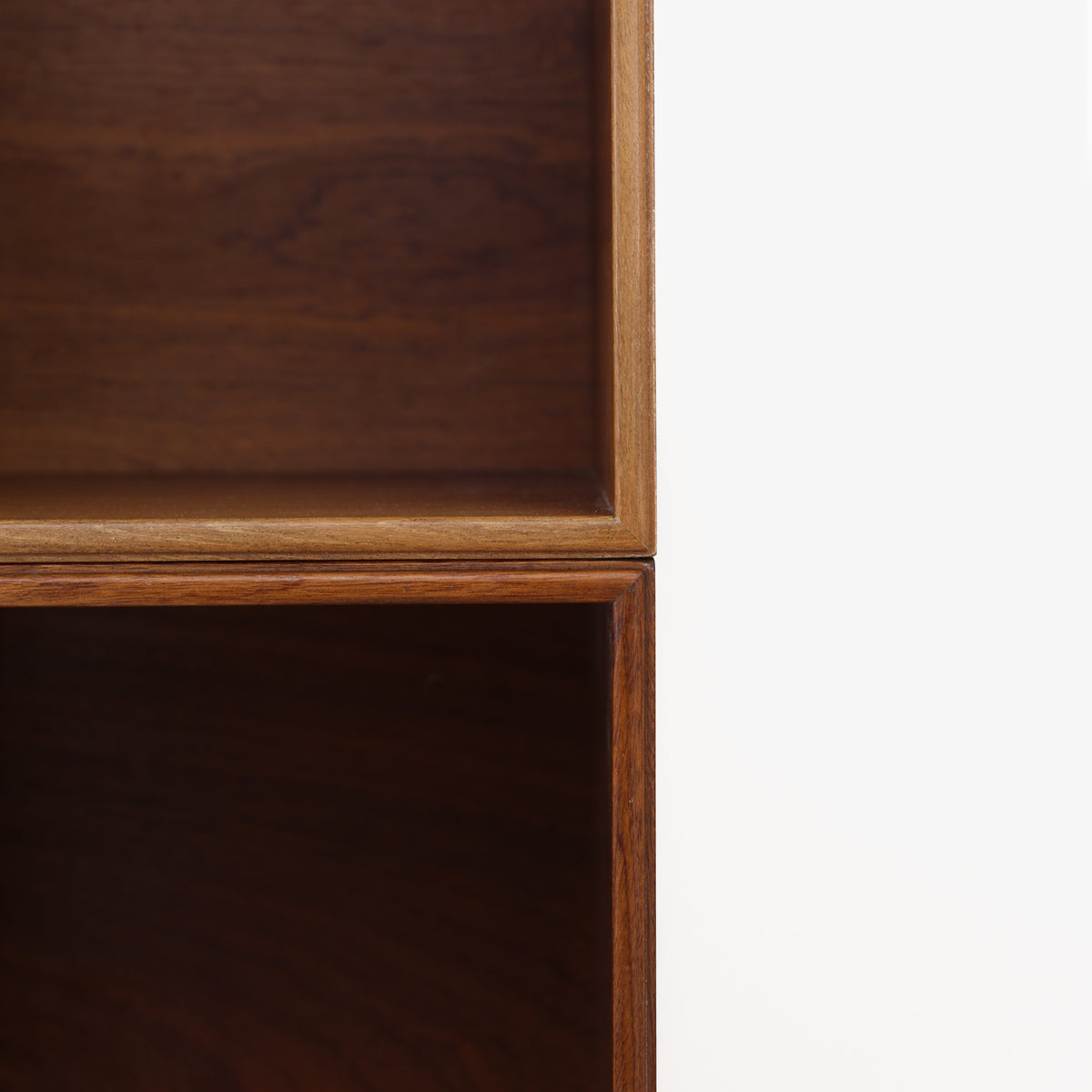 Storage system in mahogany