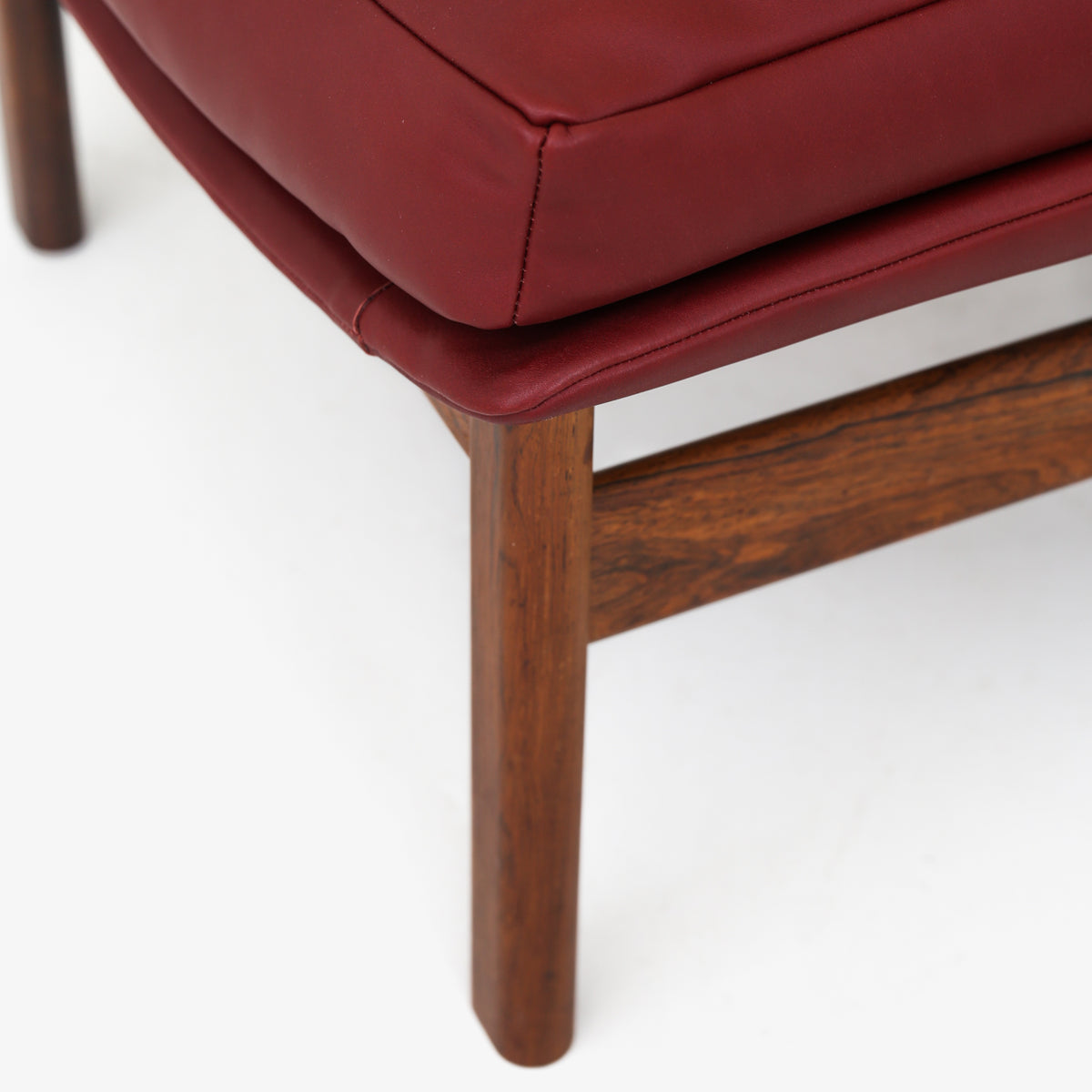 Lounge chair w. foot stool